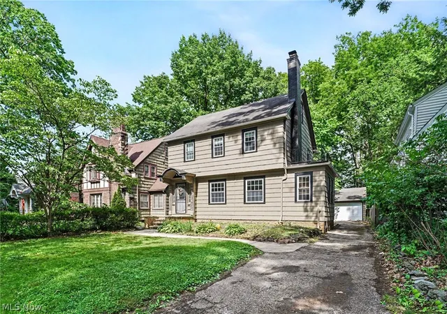 Photo 2 of Single family home for sale at 1371 Lynn Park Dr, Cleveland, OH 44121 | MLS# 5223890 | Listing updated on 2026-08-19