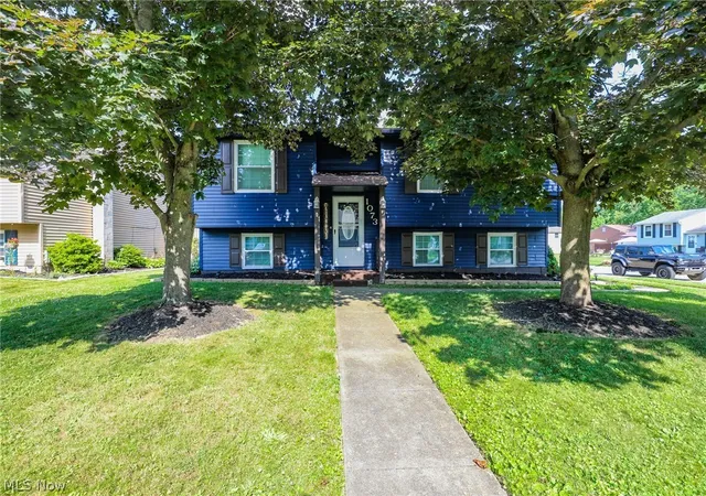 Photo 2 of Single family home for sale at 1073 Sunnywood Ln, Ravenna, OH 44266 | MLS# 5223902 | Listing updated on 2026-07-08