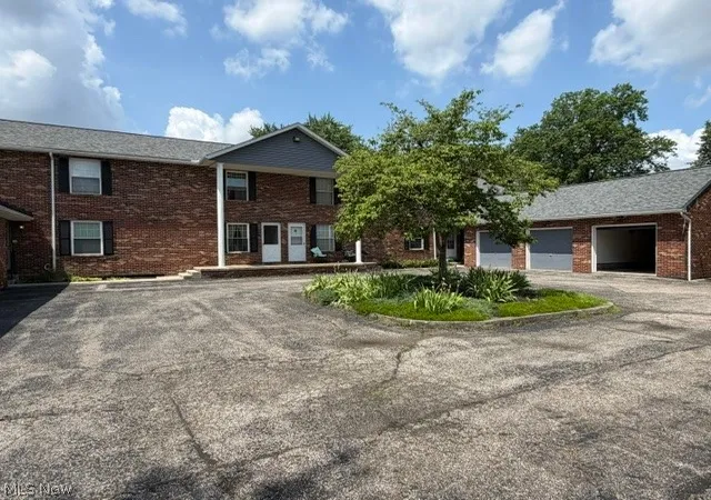 1st image of 533 Valley Dr #B5, Medina, OH 44256 | MLS# 5223917