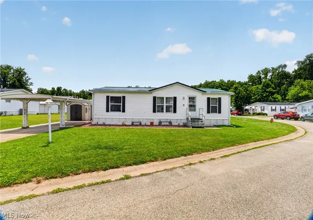 3rd image of 325 Britton Dr, Geneva, OH 44041 | MLS# 5223122