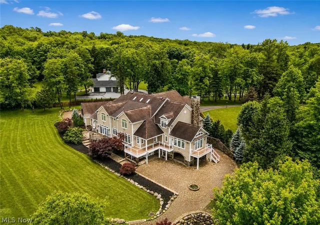 Photo 2 of Mansion for sale at 331 Timberidge Trl, Gates Mills, OH 44040 | MLS# 5223996 | Listing updated on 2026-09-28