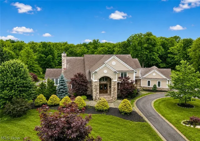 Photo 4 of Single family home for sale at 331 Timberidge Trl, Gates Mills, OH 44040 | MLS# 5223996 | Listing updated on 2026-09-28