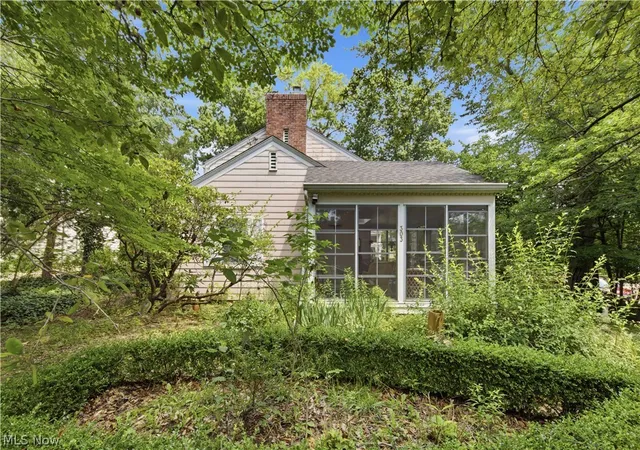 Photo 2 of Single family home for sale at 303 Cordelia St Sw, North Canton, OH 44720 | MLS# 5223957 | Listing updated on 2026-08-13