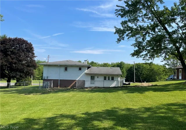 Photo 3 of Single family home for sale at 47647 Lyman Dr, East Liverpool, OH 43920 | MLS# 5224045 | Listing updated on 2026-07-24