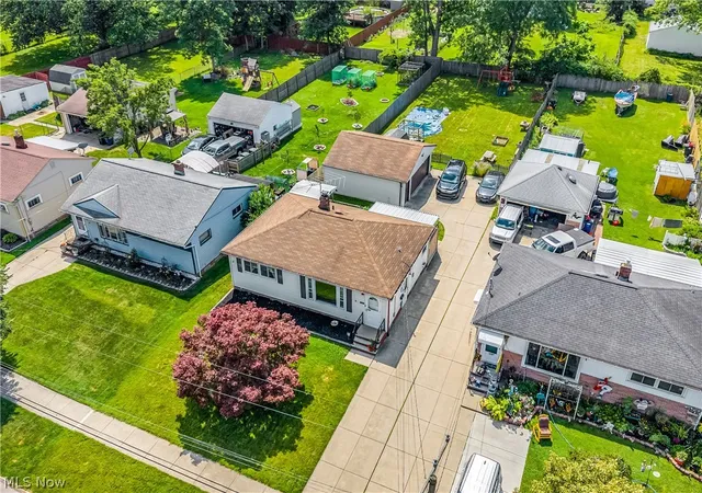 Photo 4 of Sale Pending at 4612 W 156th Street, Cleveland, OH 44135 | MLS# 5224016 | Listing updated on 2026-07-24