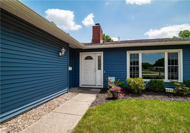Homes for sale in Berea, OH | 557 Crossbrook Dr, Berea, OH 44017 | MLS# 5224057