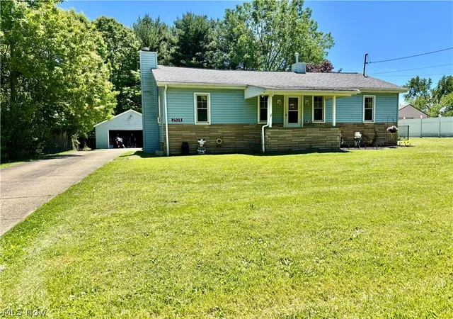 Photo 2 of Sale Pending at 2928 W Liberty St, Girard, OH 44420 | MLS# 5224079 | Listing updated on 2026-08-19
