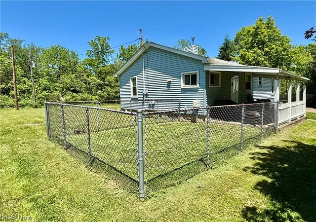 Photo 3 of Sale Pending at 2928 W Liberty St, Girard, OH 44420 | MLS# 5224079 | Listing updated on 2026-08-19