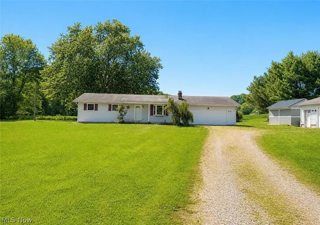 3rd image of 9754 Stonecreek Rd, Newcomerstown, OH 43832 | MLS# 5223756