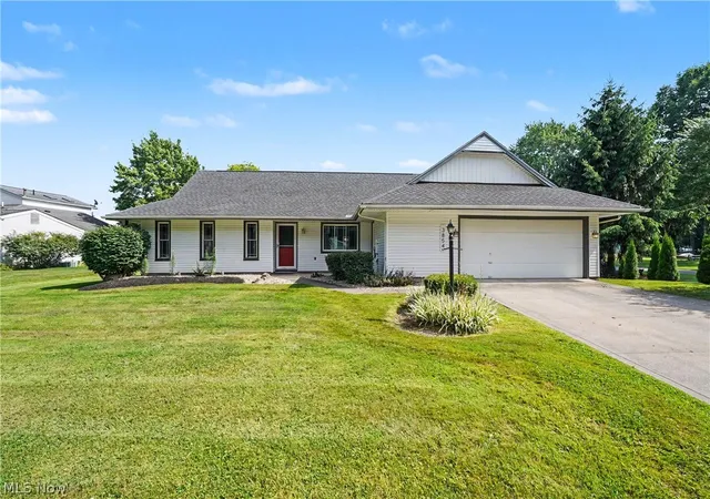 1st image of 3854 Surfside Cir, Aurora, OH 44202 | MLS# 5223350