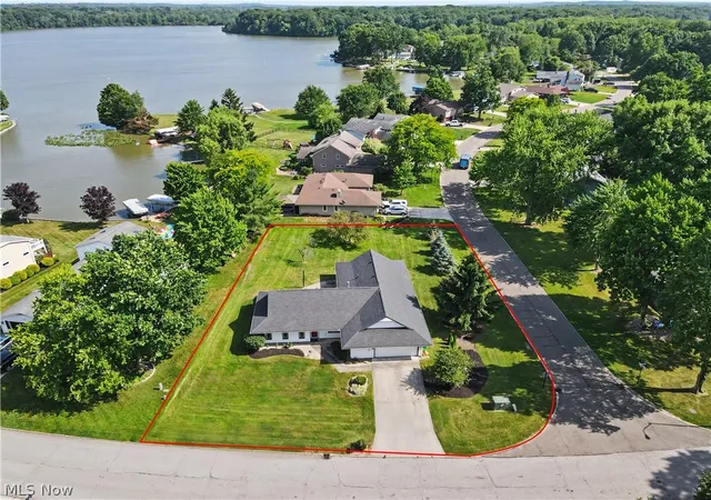 4th image of 3854 Surfside Cir, Aurora, OH 44202 | MLS# 5223350
