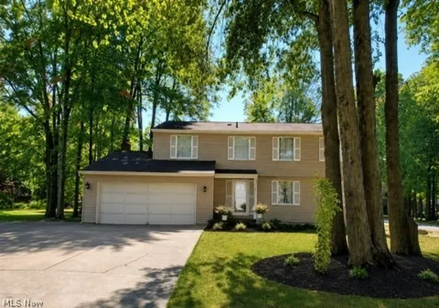 1st image of 8900 Briarbrook Dr Ne, Warren, OH 44484 | MLS# 5221625