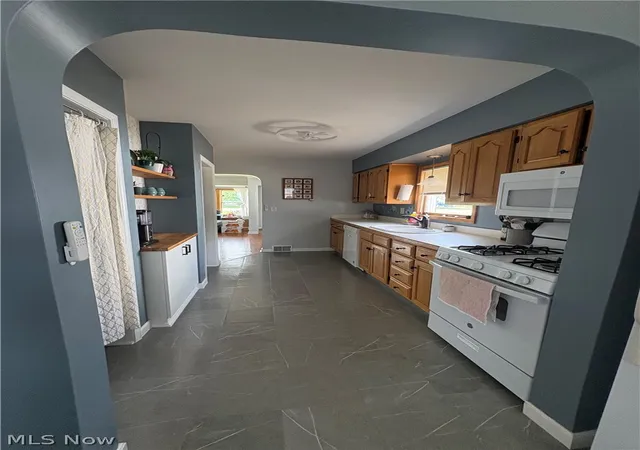 5th image of 246 Hilliard Rd, Elyria, OH 44035 | MLS# 5224105