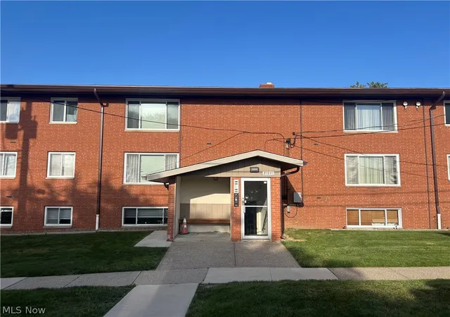 Homes for sale in Rocky River, OH | 21841 River Oaks Dr #B11, Rocky River, OH 44116 | MLS# 5223816