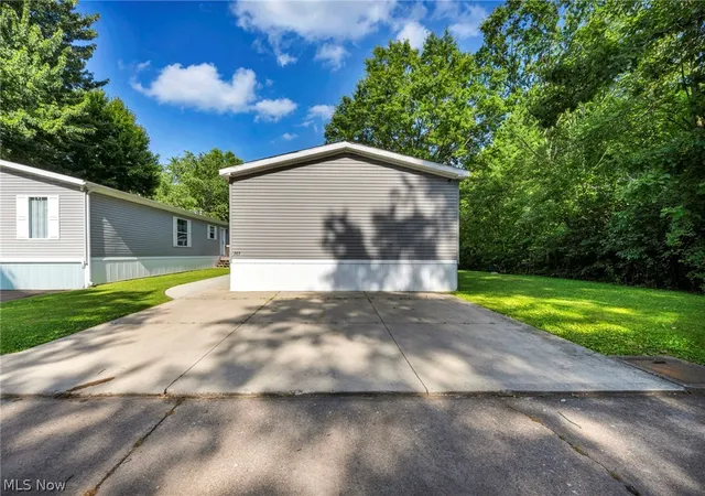 Homes for sale in Amherst, OH | 285 Westwoods, Amherst, OH 44001 | MLS# 5223993