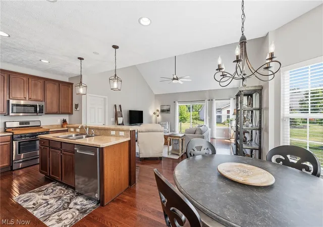 image of 8329 Beaumont Dr, Mentor, OH 44060 | MLS# 5224159