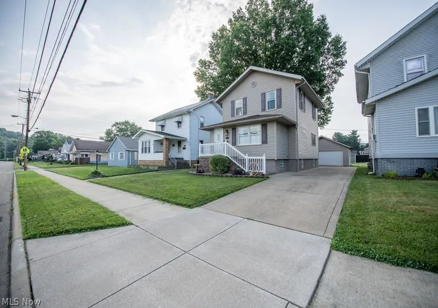 Homes for sale in Uhrichsville, OH | 1135 Eastport Ave, Uhrichsville, OH 44683 | MLS# 5221237