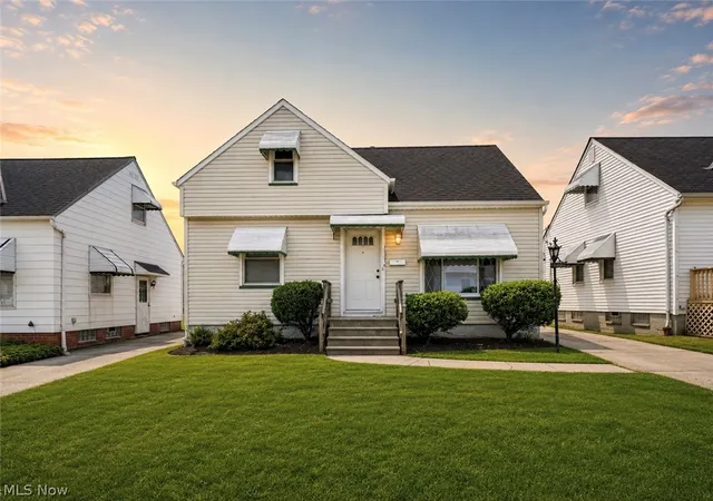 Homes for sale in Maple Heights, OH | 15916 Edgewood Ave, Maple Heights, OH 44137 | MLS# 5223057