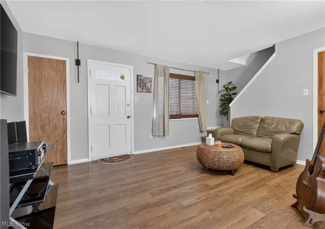 Listing Photo 4 - Condo for sale in building located at 314 E 235Th St, Euclid, OH 44123