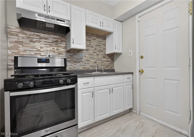 Listing Photo 5 - Condo for sale in building located at 314 E 235Th St, Euclid, OH 44123