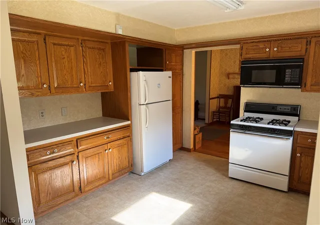 5th image of 5920 Weaver Rd, New Franklin, OH 44216 | MLS# 5224012