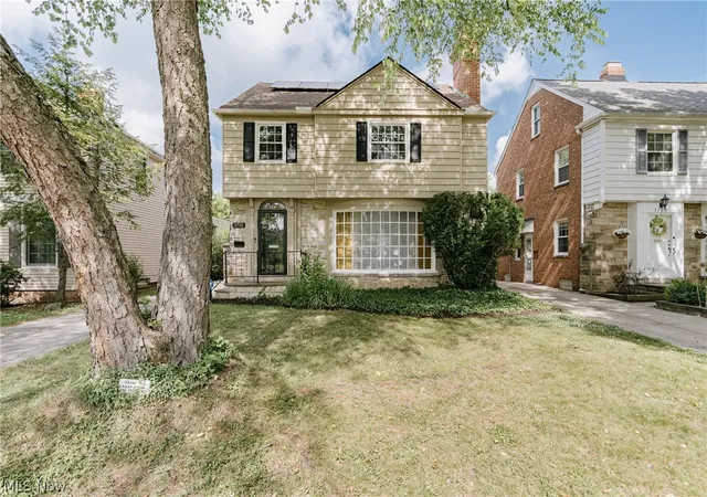 2nd image of 3710 Strandhill Rd, Shaker Heights, OH 44122 | MLS# 5223485