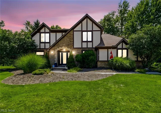 Homes for sale in North Royalton, OH | 3173 Rosewood Oval, North Royalton, OH 44133 | MLS# 5222376