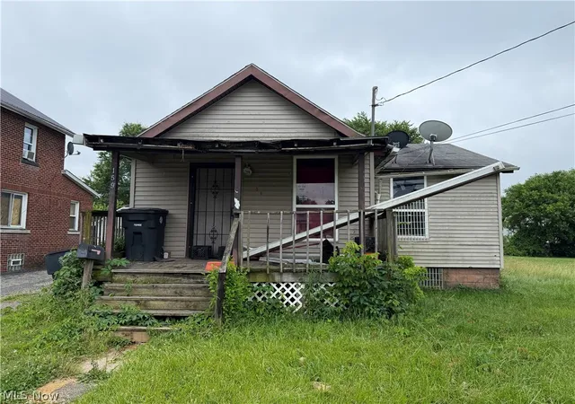 1st image of 159 Comstock St Nw, Warren, OH 44483 | MLS# 5224217