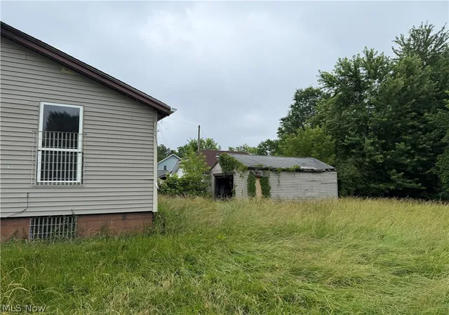 3rd image of 159 Comstock St Nw, Warren, OH 44483 | MLS# 5224217