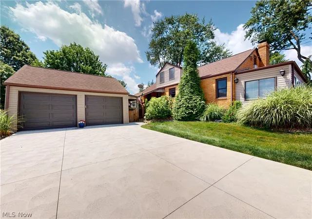 Homes for sale in Canton, OH | 2414 Lakeside Ave Nw, Canton, OH 44708 | MLS# 5224180