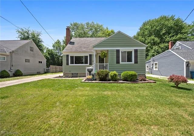 Homes for sale in North Olmsted, OH | 3756 Walter Rd, North Olmsted, OH 44070 | MLS# 5223637
