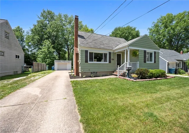 Homes for sale in North Olmsted, OH | 3756 Walter Rd, North Olmsted, OH 44070 | MLS# 5223637