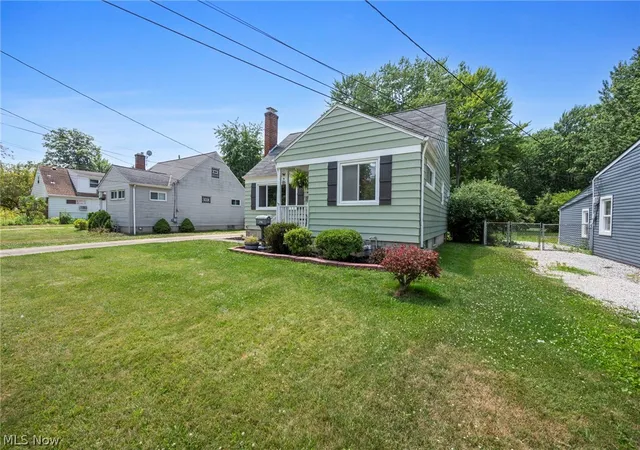 Homes for sale in North Olmsted, OH | 3756 Walter Rd, North Olmsted, OH 44070 | MLS# 5223637