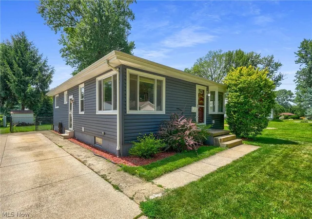Homes for sale in Cuyahoga Falls, OH | 626 Alameda Ave, Cuyahoga Falls, OH 44221 | MLS# 5223357