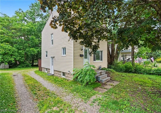 Homes for sale in Cuyahoga Falls, OH | 616 Tallmadge Rd, Cuyahoga Falls, OH 44221 | MLS# 5223461