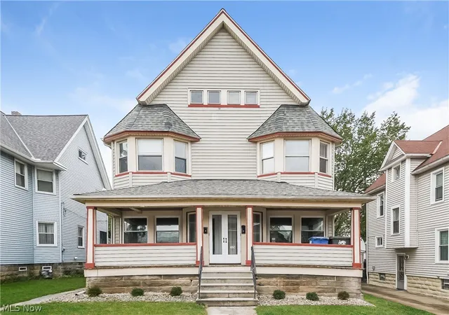 Homes for sale in Lakewood, OH | 1376 Gladys Ave, Lakewood, OH 44107 | MLS# 5223766