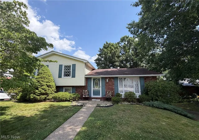 Homes for sale in Follansbee, WV | 170 Tartan Dr, Follansbee, WV 26037 | MLS# 5223870
