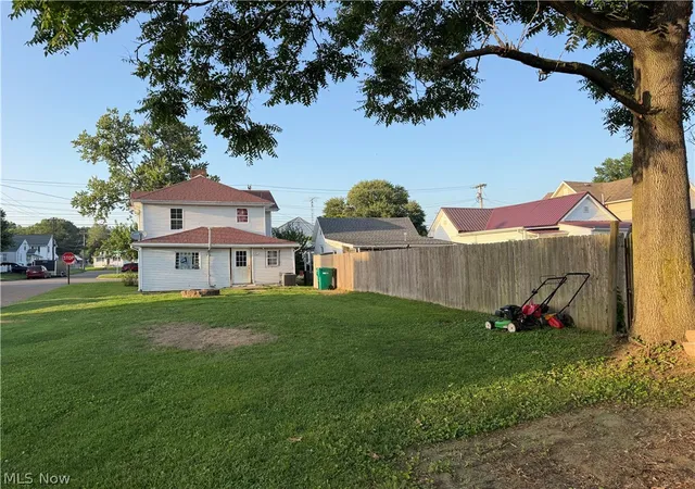 Homes for sale in Parkersburg, WV | 1100 Lakeview Dr, Parkersburg, WV 26104 | MLS# 5224321