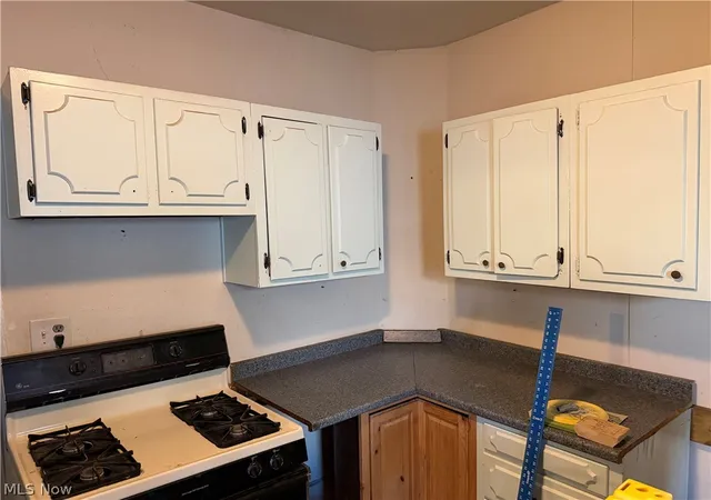 Homes for sale in Parkersburg, WV | 1100 Lakeview Dr, Parkersburg, WV 26104 | MLS# 5224321