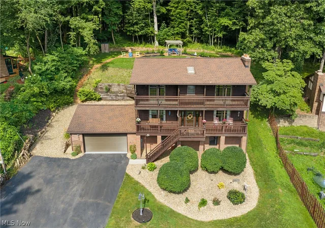 3rd image of 4866 Provens Dr, Green, OH 44319 | MLS# 5223854
