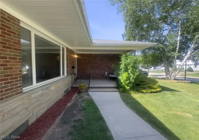 Homes for sale in Cuyahoga Falls, OH | 2588 17Th St, Cuyahoga Falls, OH 44223 | MLS# 5223373