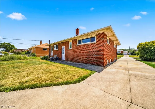 Homes for sale in Parma, OH | 3308 Somia Dr, Parma, OH 44134 | MLS# 5223641
