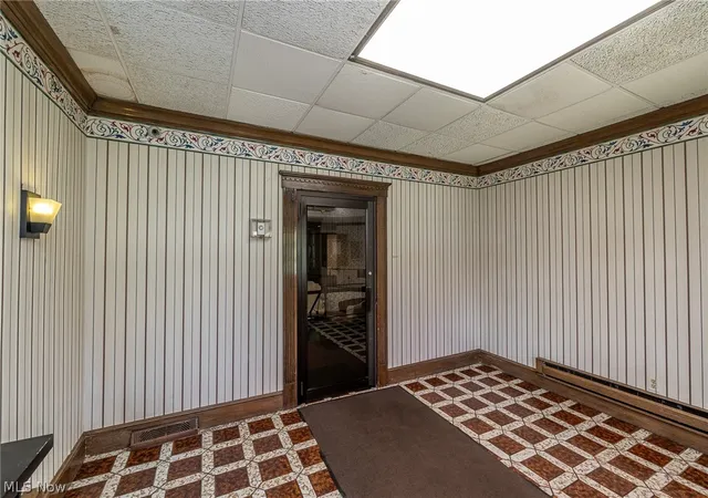 Listing Photo 2 - Condo for sale in building located at 19406 Van Aken Blvd, Shaker Heights, OH 44122 - Unit #302