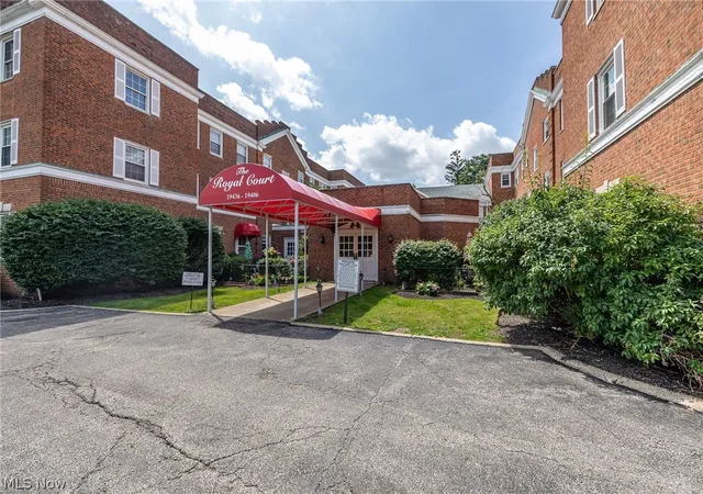 Photo 2 of Sale Pending at 19406 Van Aken Blvd #302, Shaker Heights, OH 44122 | MLS# 5224247 | Listing updated on 2026-08-26
