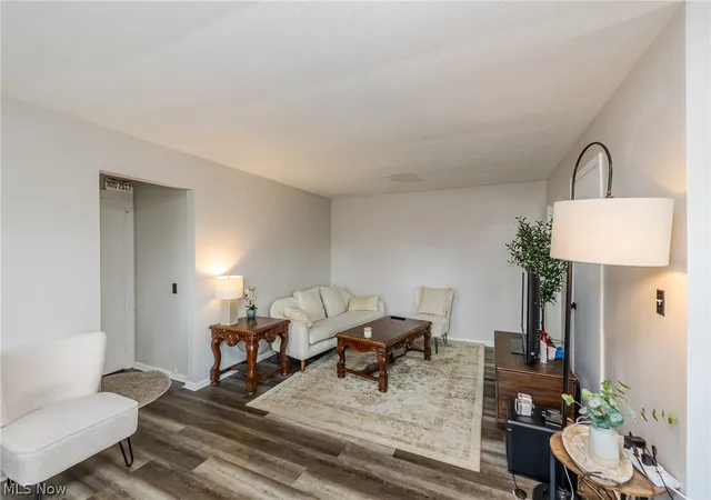 Photo 4 of Sale Pending at 19406 Van Aken Blvd #302, Shaker Heights, OH 44122 | MLS# 5224247 | Listing updated on 2026-08-26