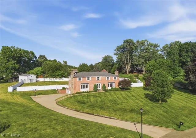 3rd image of 1251 Grenada Dr Ne, Canton, OH 44714 | MLS# 5224301
