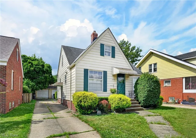 Homes for sale in Parma, OH | 7101 Brownfield Dr, Parma, OH 44129 | MLS# 5224116