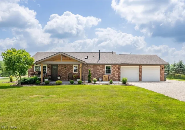 1st image of 1146 Lincoln Ave Nw, Carrollton, OH 44615 | MLS# 5224359