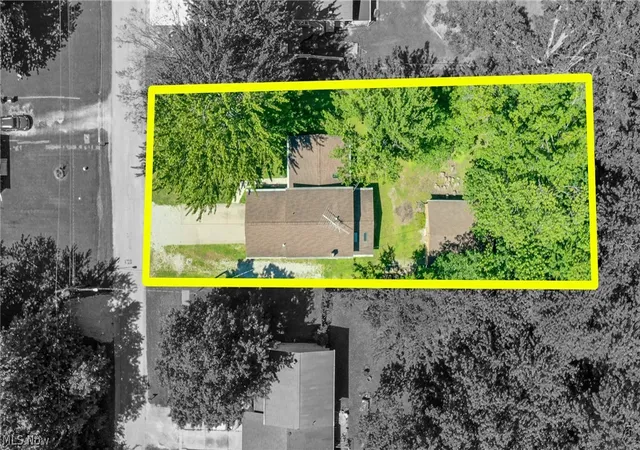 3rd image of 853 Alameda Ave, Sheffield Lake, OH 44054 | MLS# 5223866