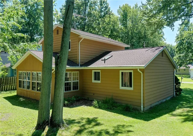 4th image of 853 Alameda Ave, Sheffield Lake, OH 44054 | MLS# 5223866
